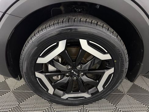 Used 2025 Kia Telluride S FWD image 12