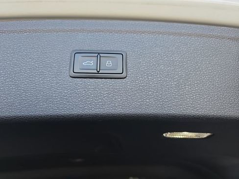 Used 2023 Audi Q5 2.0T Premium w/ Convenience Package AWD/4WD image 16