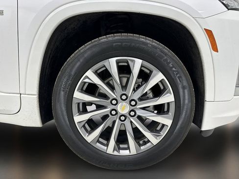 Used 2023 Chevrolet Traverse Premier FWD image 10