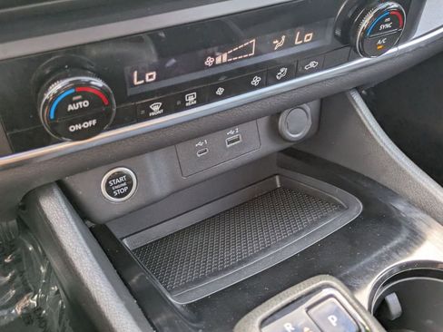 Used 2023 Nissan Rogue SV image 23