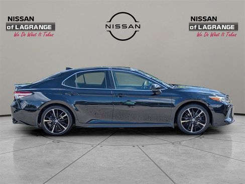 Used 2020 Toyota Camry XSE image 7