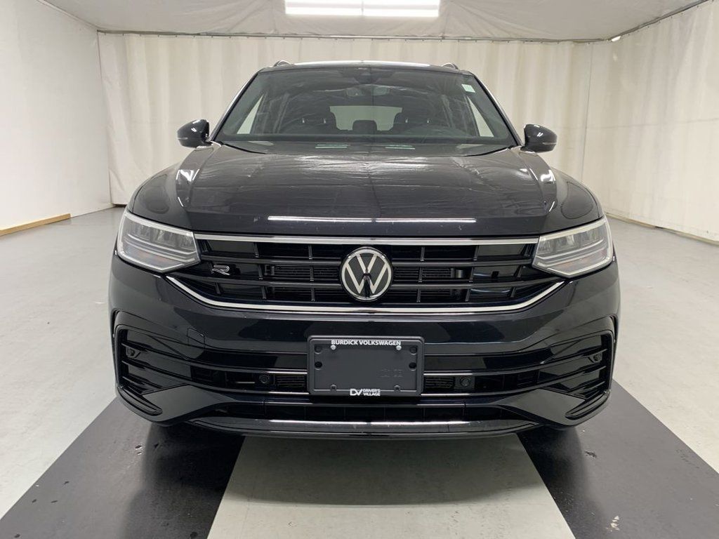 Used 2022 Volkswagen Tiguan SE R-Line AWD/4WD image 2