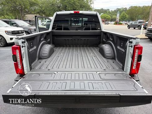 New 2026 Ford F250 Lariat w/ Black Appearance Package AWD/4WD image 12