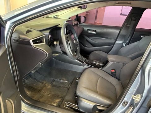 Used 2020 Toyota Corolla LE FWD image 14
