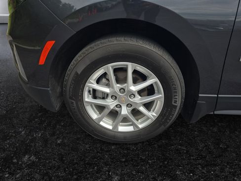 Used 2023 Chevrolet Equinox LT FWD image 9