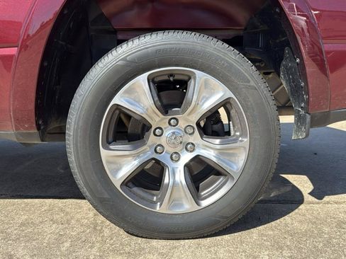 Used 2019 RAM 1500 Laramie AWD/4WD image 10
