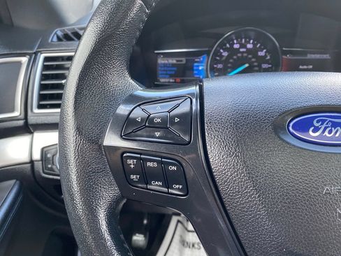 Used 2017 Ford Explorer XLT w/ Equipment Group 202A AWD/4WD image 21