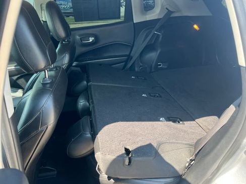 Used 2019 Jeep Compass Latitude AWD/4WD image 31