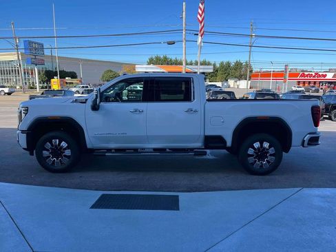 New 2026 GMC Sierra 2500 Denali w/ Denali Reserve Package AWD/4WD image 6
