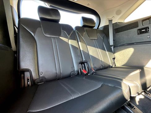 Used 2023 Kia Sorento SX image 27