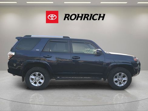 Used 2022 Toyota 4Runner SR5 Premium image 7