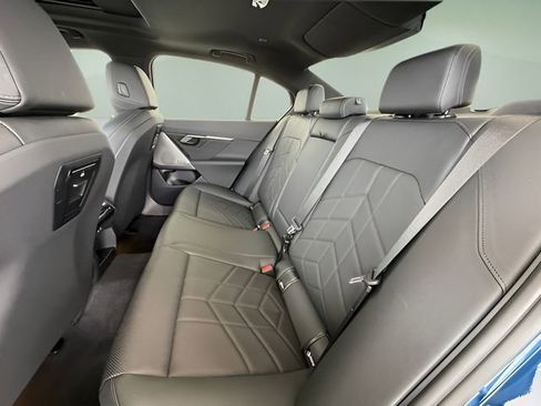 Used 2025 BMW 530i w/ Premium Package image 28