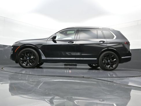 Used 2025 BMW X7 xDrive40i w/ Premium Package image 26