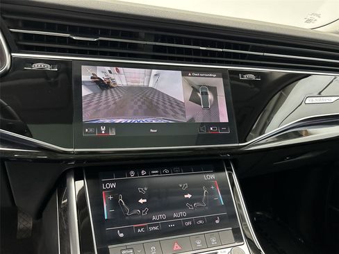 Used 2021 Audi Q7 3.0T Premium Plus image 31