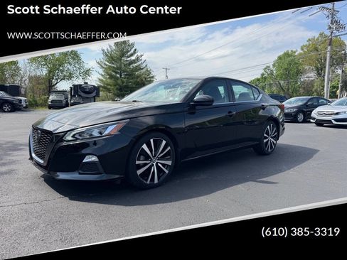 Used 2020 Nissan Altima 2.5 SR w/ Premium Package FWD image 1