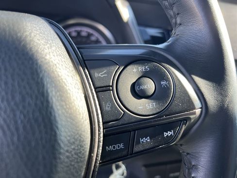 Used 2022 Toyota Camry SE image 20