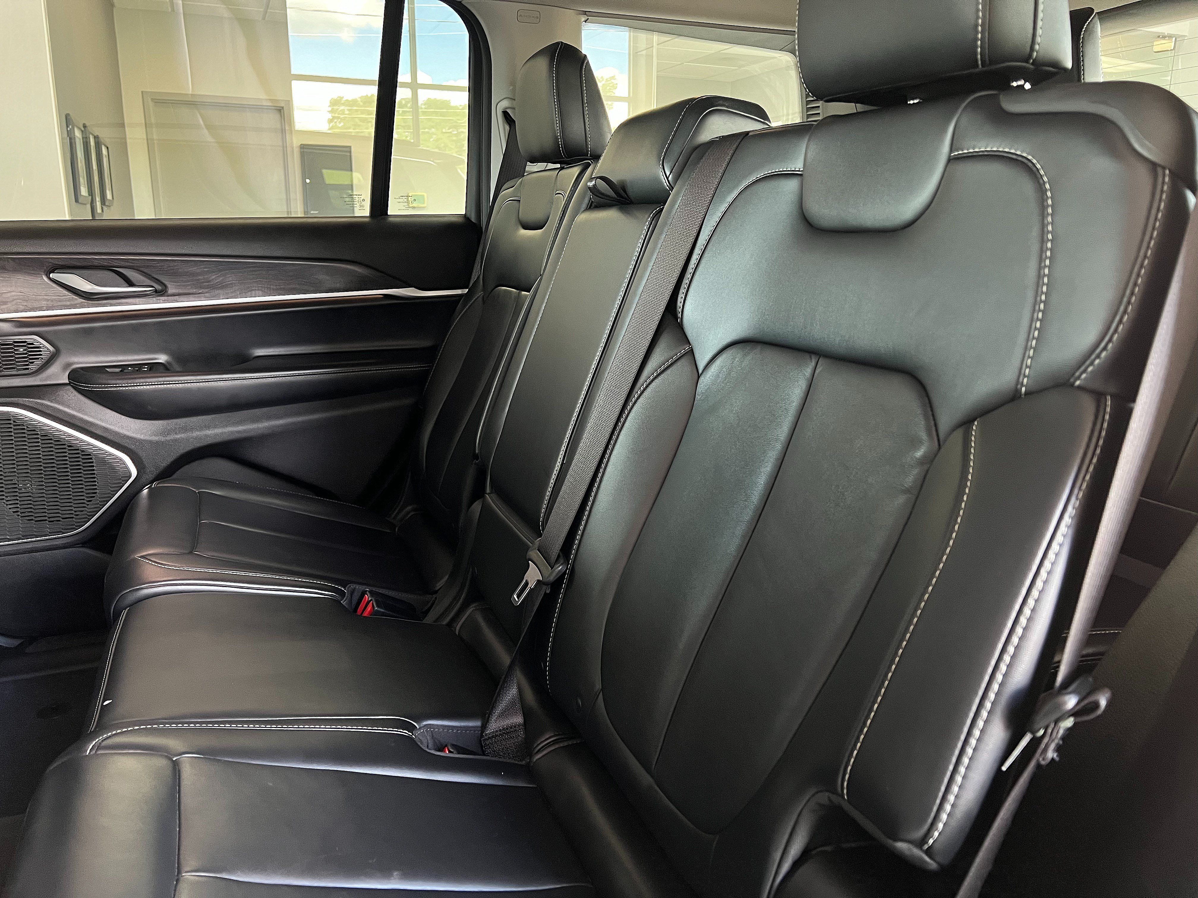 Used 2021 Jeep Grand Cherokee L Limited AWD/4WD image 21