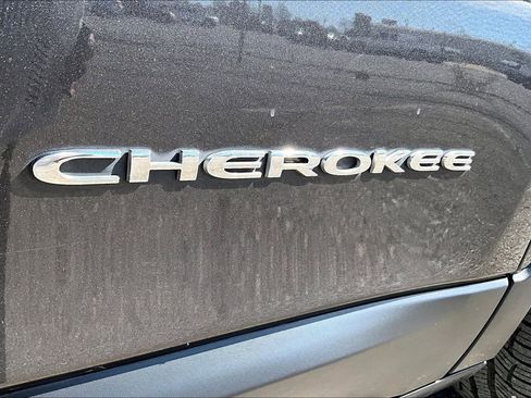 Used 2016 Jeep Cherokee Latitude image 41