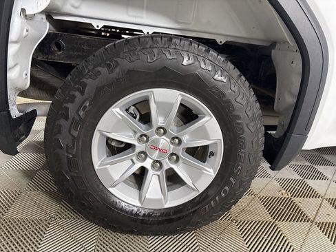 Used 2023 GMC Sierra 1500 SLE image 32