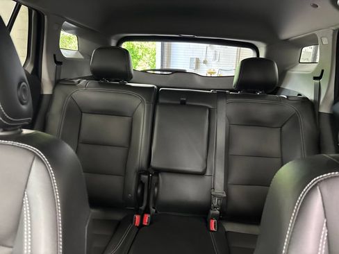 Used 2023 GMC Terrain SLT AWD/4WD image 30