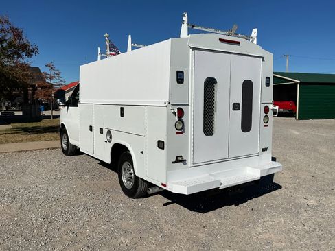 Used 2016 Chevrolet Express 3500 image 6