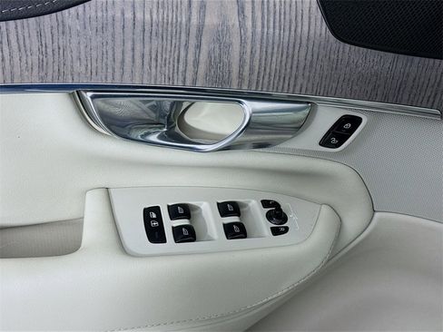 Used 2021 Volvo XC90 T6 Inscription w/ Advanced Package image 19