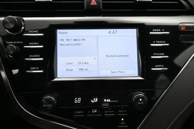 Used 2018 Toyota Camry SE FWD image 18