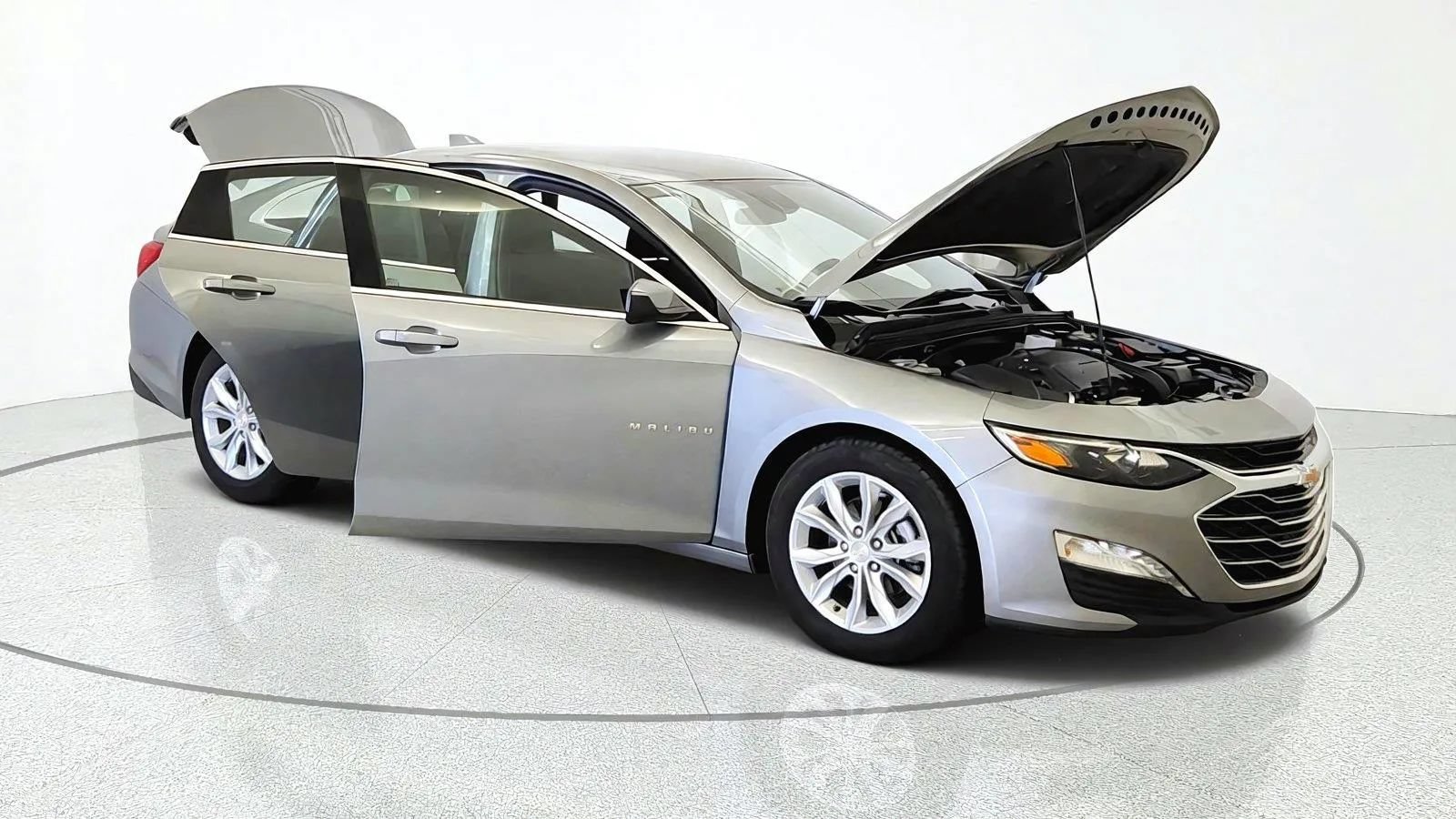 Used 2025 Chevrolet Malibu LT FWD image 11