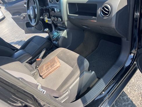 Used 2016 Jeep Patriot Sport image 21