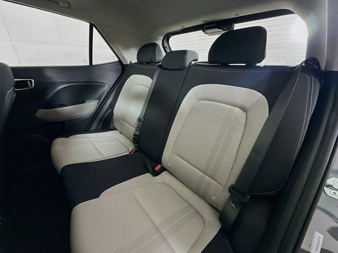 Used 2025 Hyundai Venue SEL image 27