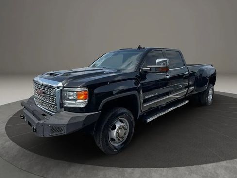 Used 2018 GMC Sierra 3500 Denali w/ Duramax Plus Package image 3