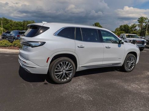 New 2026 Buick Enclave Avenir w/ Super Cruise Package FWD image 10