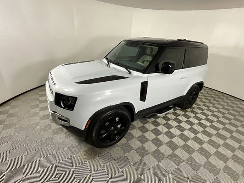 Certified 2023 Land Rover Defender 90 SE image 9