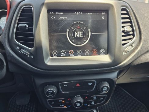 Used 2019 Jeep Compass Trailhawk AWD/4WD image 4