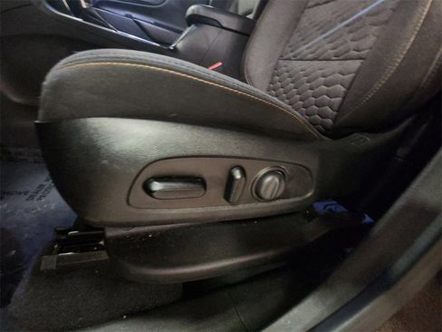 Used 2020 Chevrolet Equinox LT w/ LPO, Floor Liner Package image 13