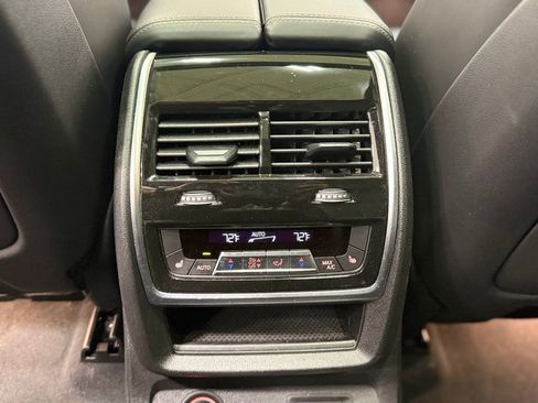 Used 2025 BMW ALPINA XB7 image 34