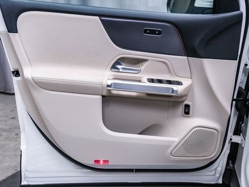 Certified 2022 Mercedes-Benz EQB 300 4MATIC image 23