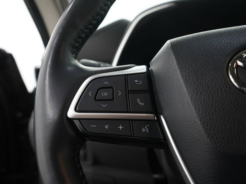 Used 2024 Toyota Highlander Limited AWD/4WD image 32