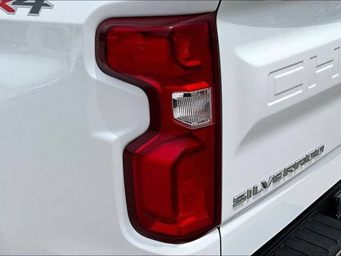 Used 2025 Chevrolet Silverado 1500 LTZ AWD/4WD image 25