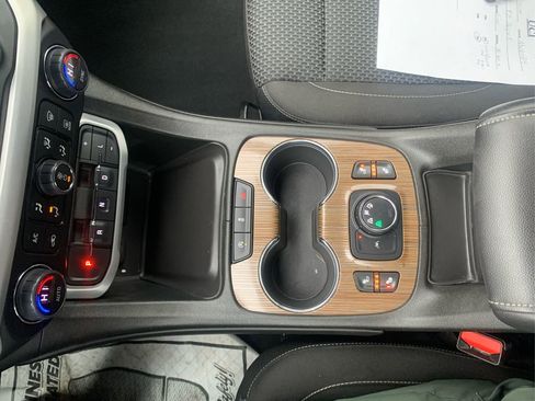 Used 2023 GMC Acadia SLE w/ Driver Convenience Package image 20