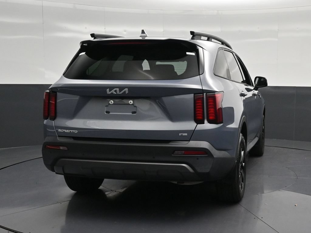 Used 2023 Kia Sorento S w/ Panoramic Sunroof Package AWD/4WD image 2
