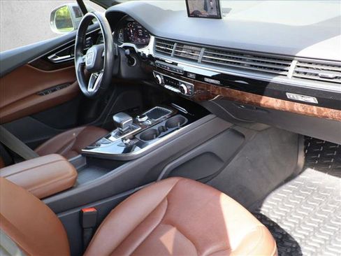 Used 2018 Audi Q7 3.0T Premium Plus AWD/4WD image 30