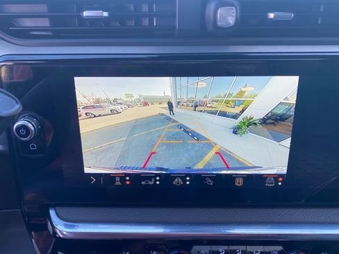 Used 2025 GMC Sierra 3500 Denali w/ Technology Package AWD/4WD image 17