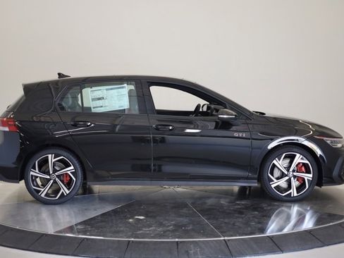 New 2025 Volkswagen GTI SE image 2