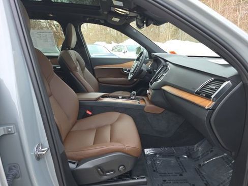 Certified 2024 Volvo XC90 B6 Plus w/ Protection Package Premier image 17