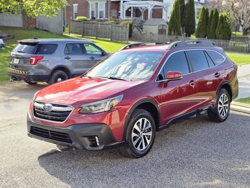 Used 2022 Subaru Outback Premium image 8