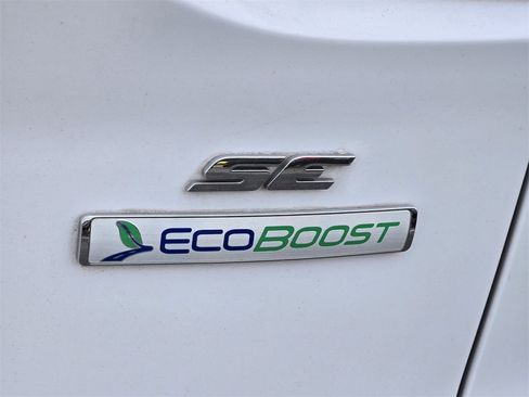 Used 2015 Ford Escape SE image 10