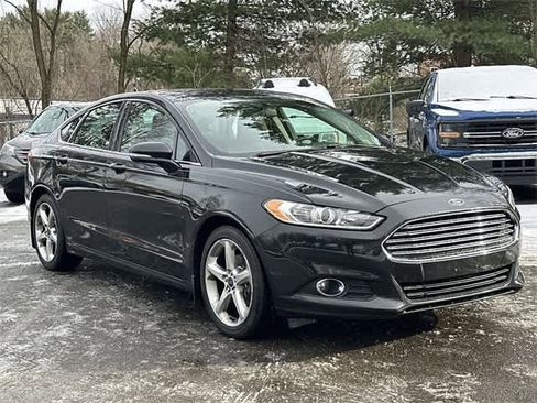 Used 2015 Ford Fusion SE w/ Equipment Group 201A image 26