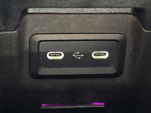 Used 2024 Mercedes-Benz GLC 300 image 21