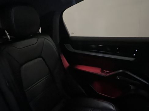 Certified 2024 Porsche Cayenne S AWD/4WD image 17